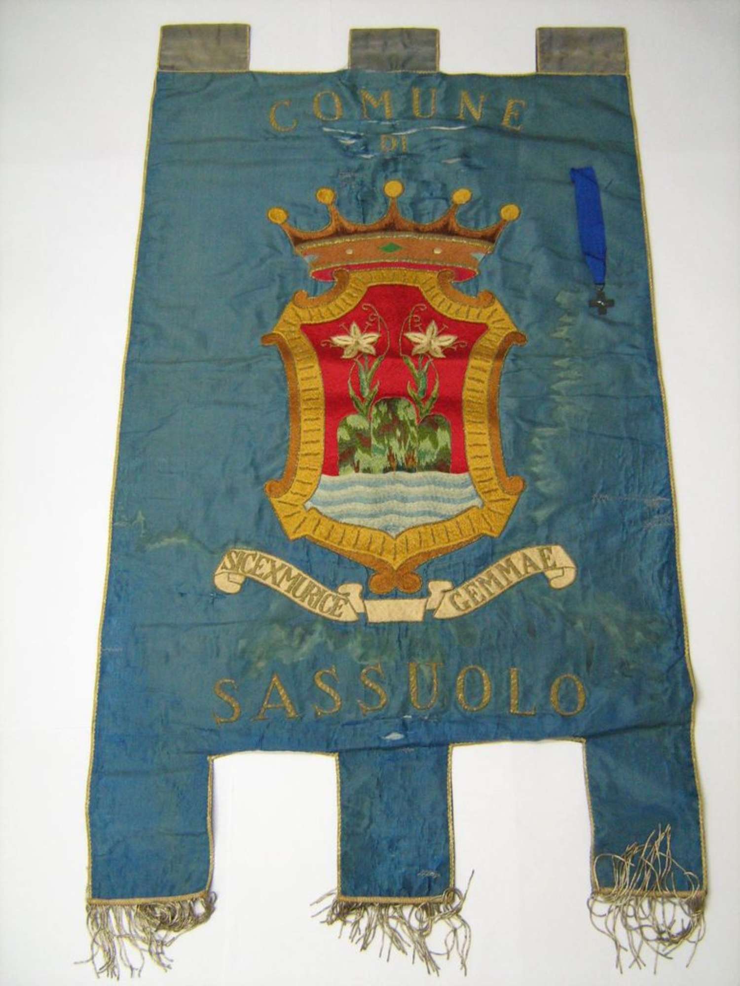 Gonfalone prima del restauro